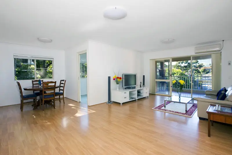 17/1 Robert Street, Artarmon Sold by Shead Property - image 1
