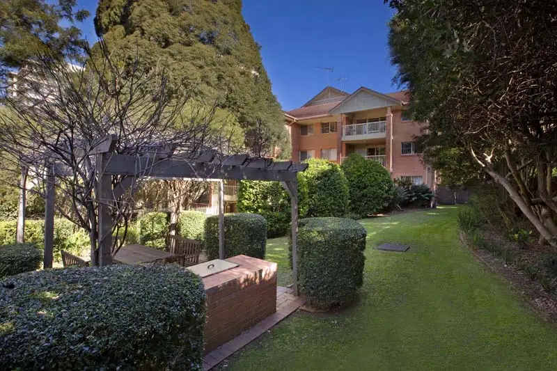 17/1 Robert Street, Artarmon Sold by Shead Property - image 1