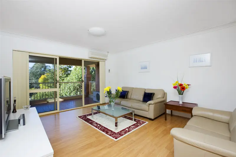 17/1 Robert Street, Artarmon Sold by Shead Property - image 1