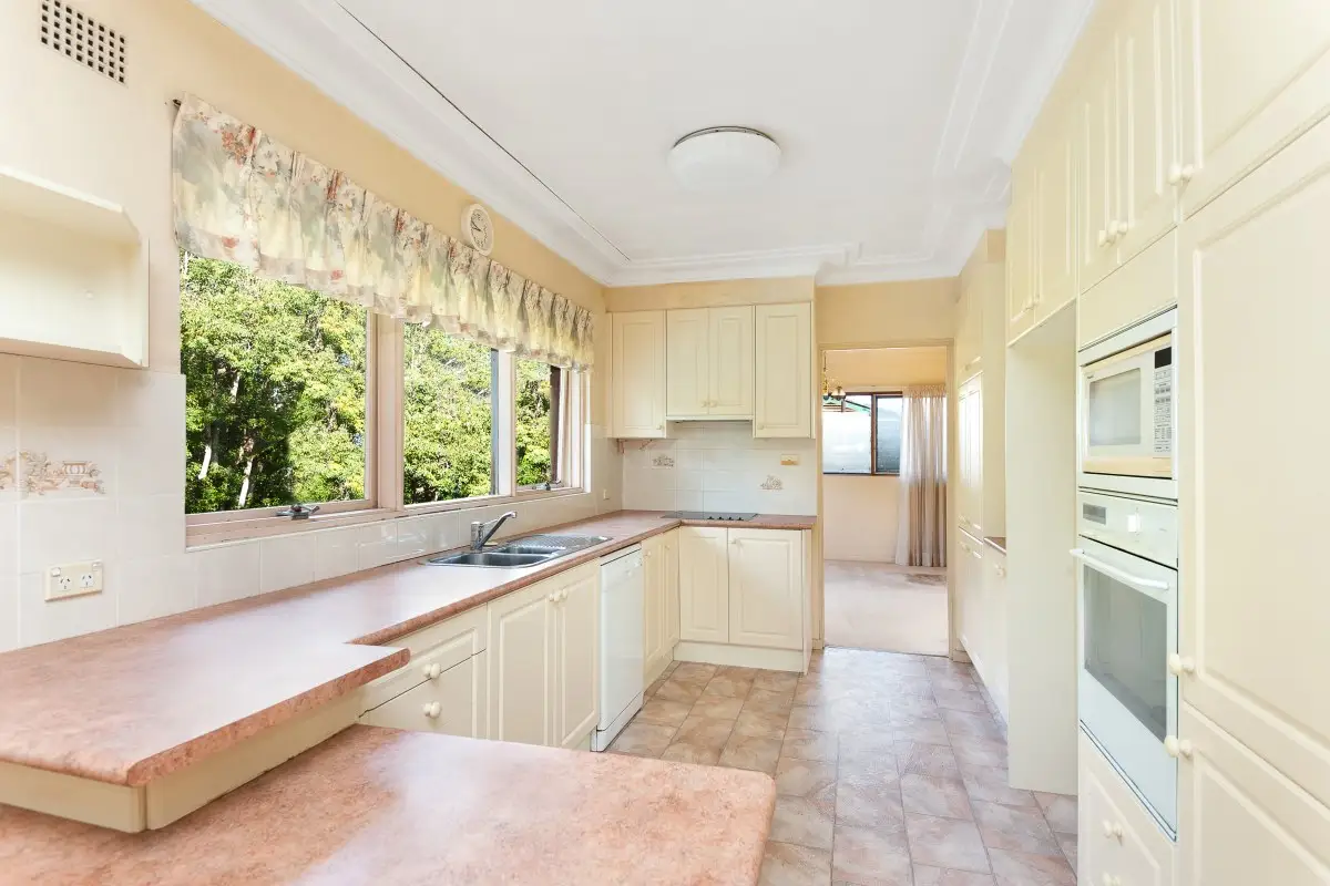 14 Gleneagles Avenue, Killara Sold by Shead Property - image 1