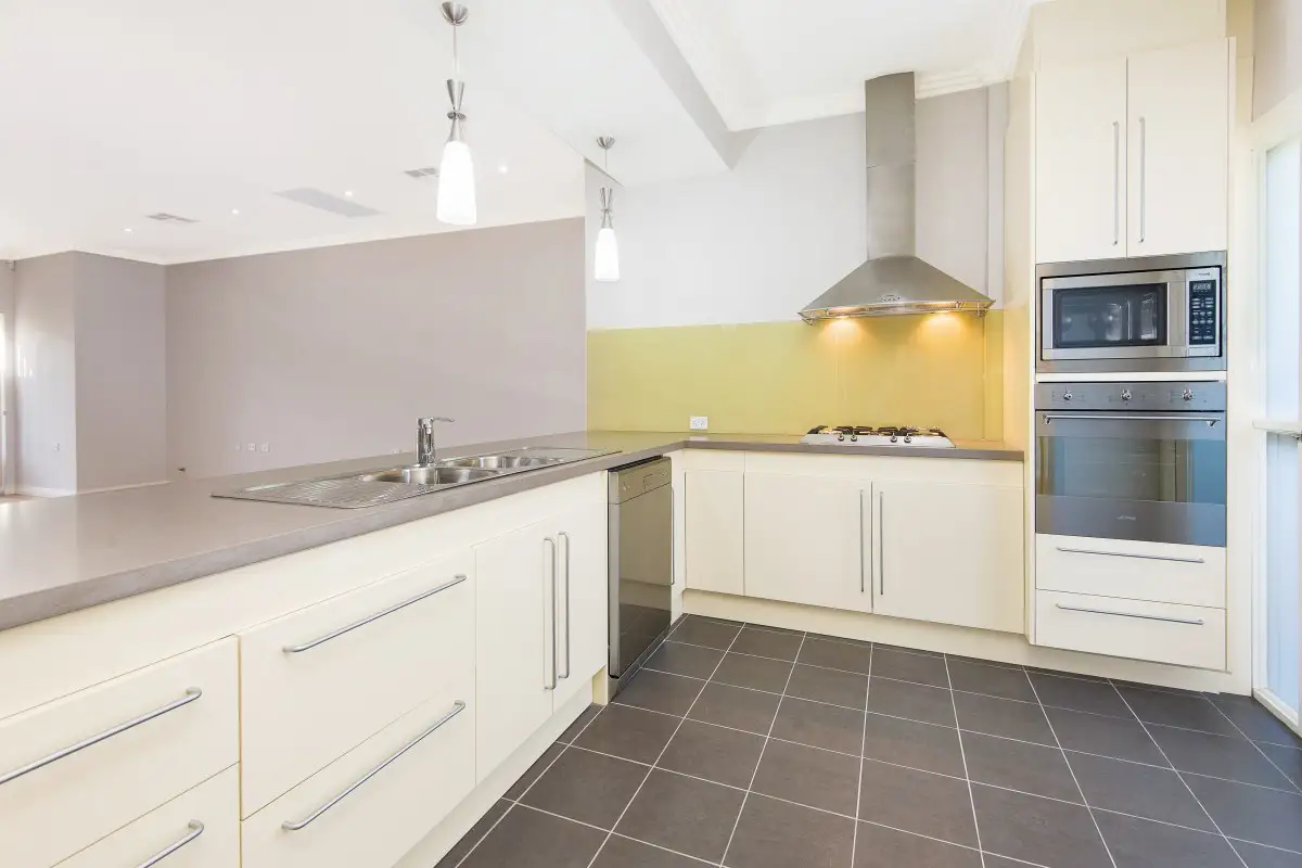 2/1 Clanville Road, Roseville Sold by Shead Property - image 1