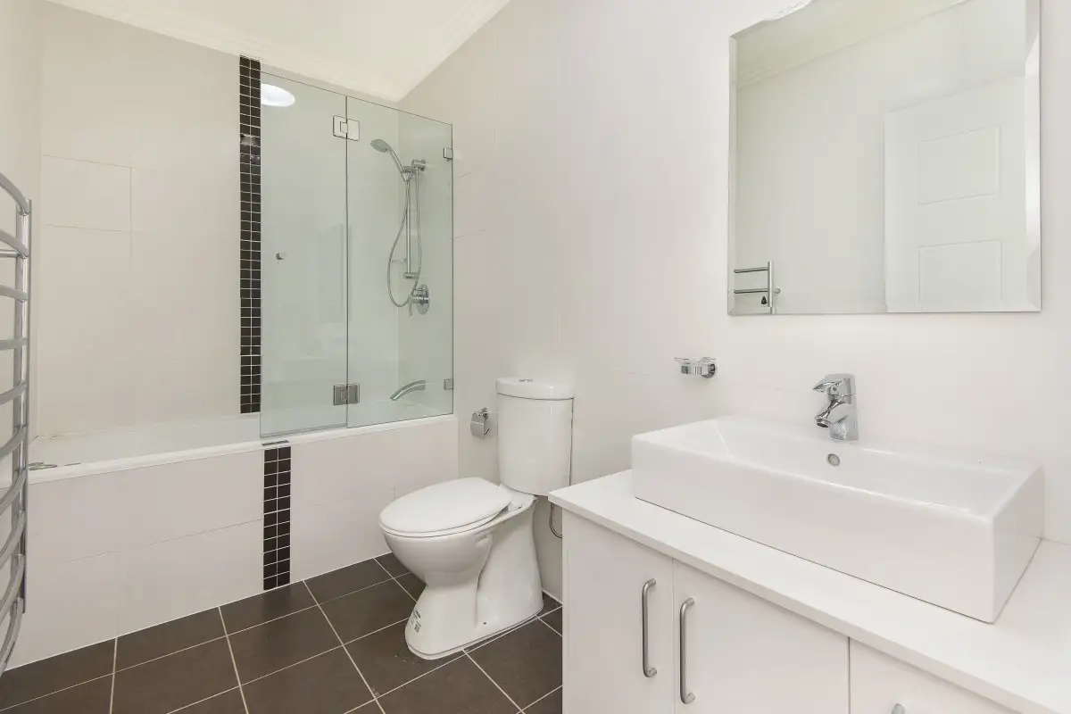 2/1 Clanville Road, Roseville Sold by Shead Property - image 1