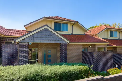2/1 Clanville Road, Roseville Sold by Shead Property