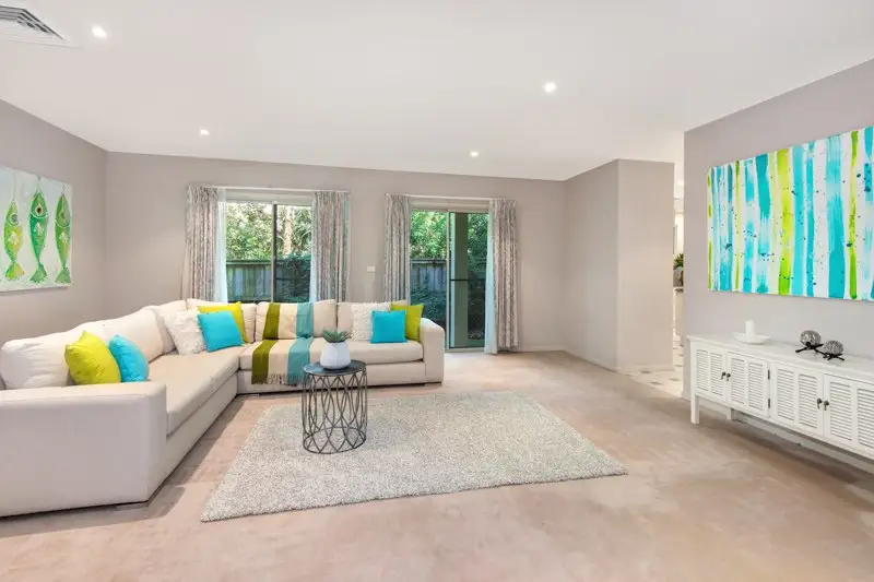 10 The Cloisters, St Ives Sold by Shead Property - image 1