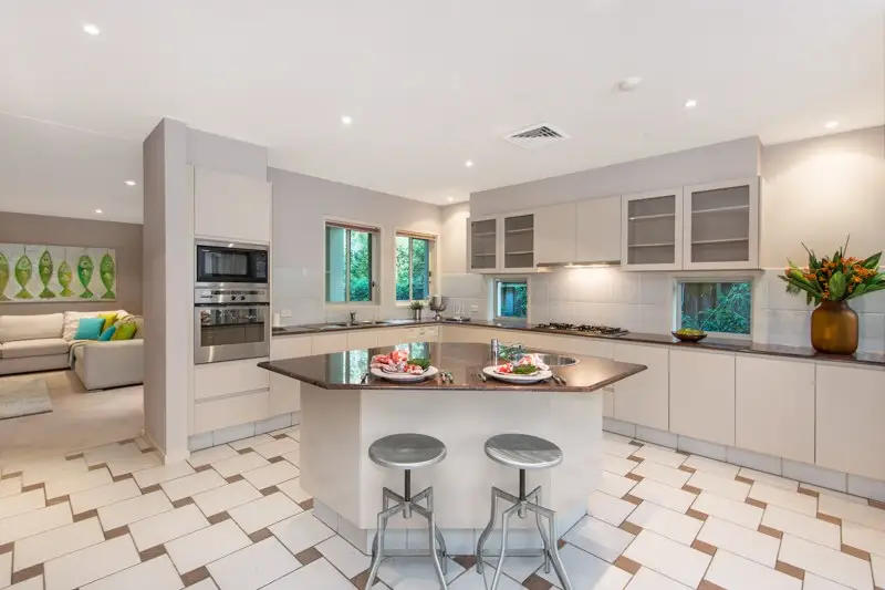 10 The Cloisters, St Ives Sold by Shead Property - image 1