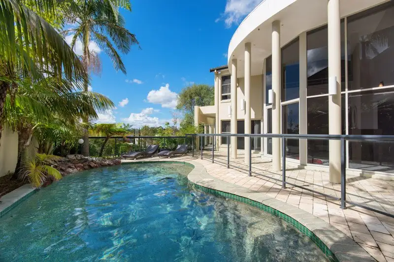 10 The Cloisters, St Ives Sold by Shead Property - image 1