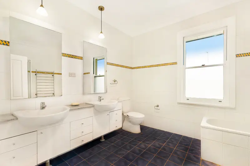 11 Hinkler Street, Greenwich Sold by Shead Property - image 1