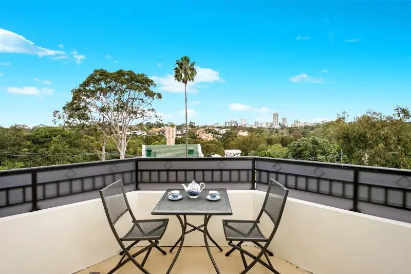 19 Small Street, Willoughby Sold by Shead Property - image 1