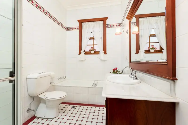 4 Chatswood Avenue, Chatswood Sold by Shead Property - image 1
