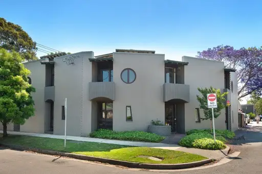 4/181 High Street, Willoughby Sold by Shead Property