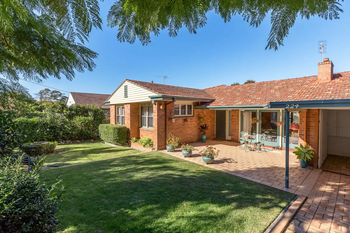 224 Edinburgh Road, Castlecrag Sold by Shead Property - image 1