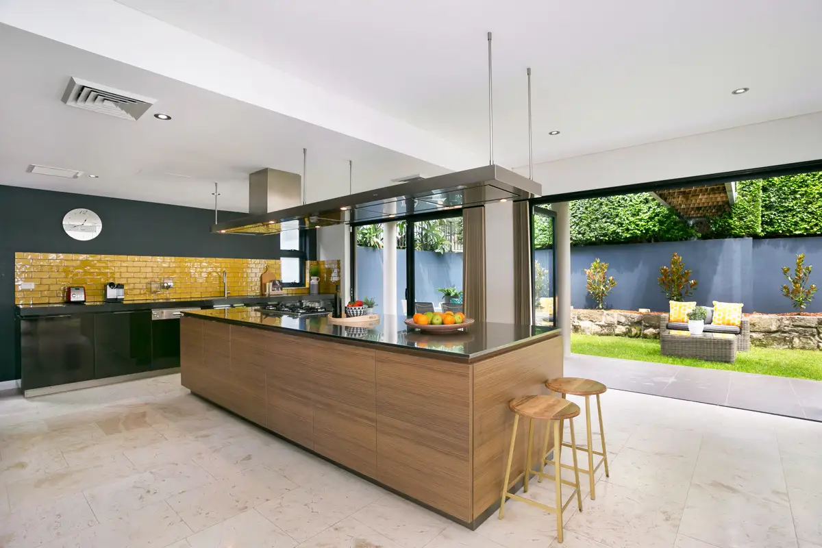 10 Narooma Road, Northbridge Sold by Shead Property - image 1