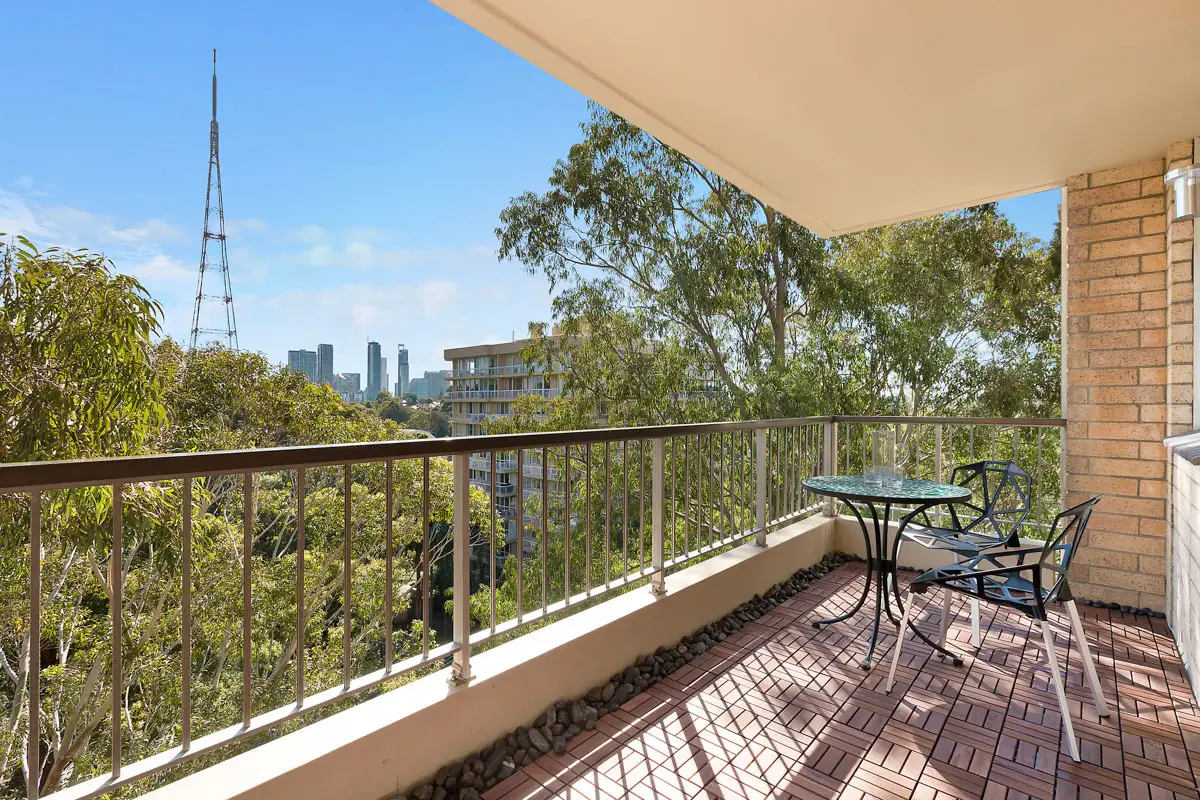 601/4 Francis Road, Artarmon Sold by Shead Property - image 1