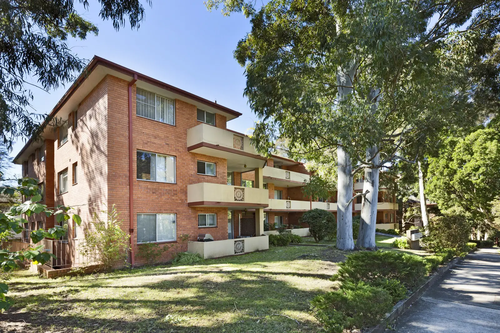 11/3 Robert Street, Artarmon Sold by Shead Property - image 1