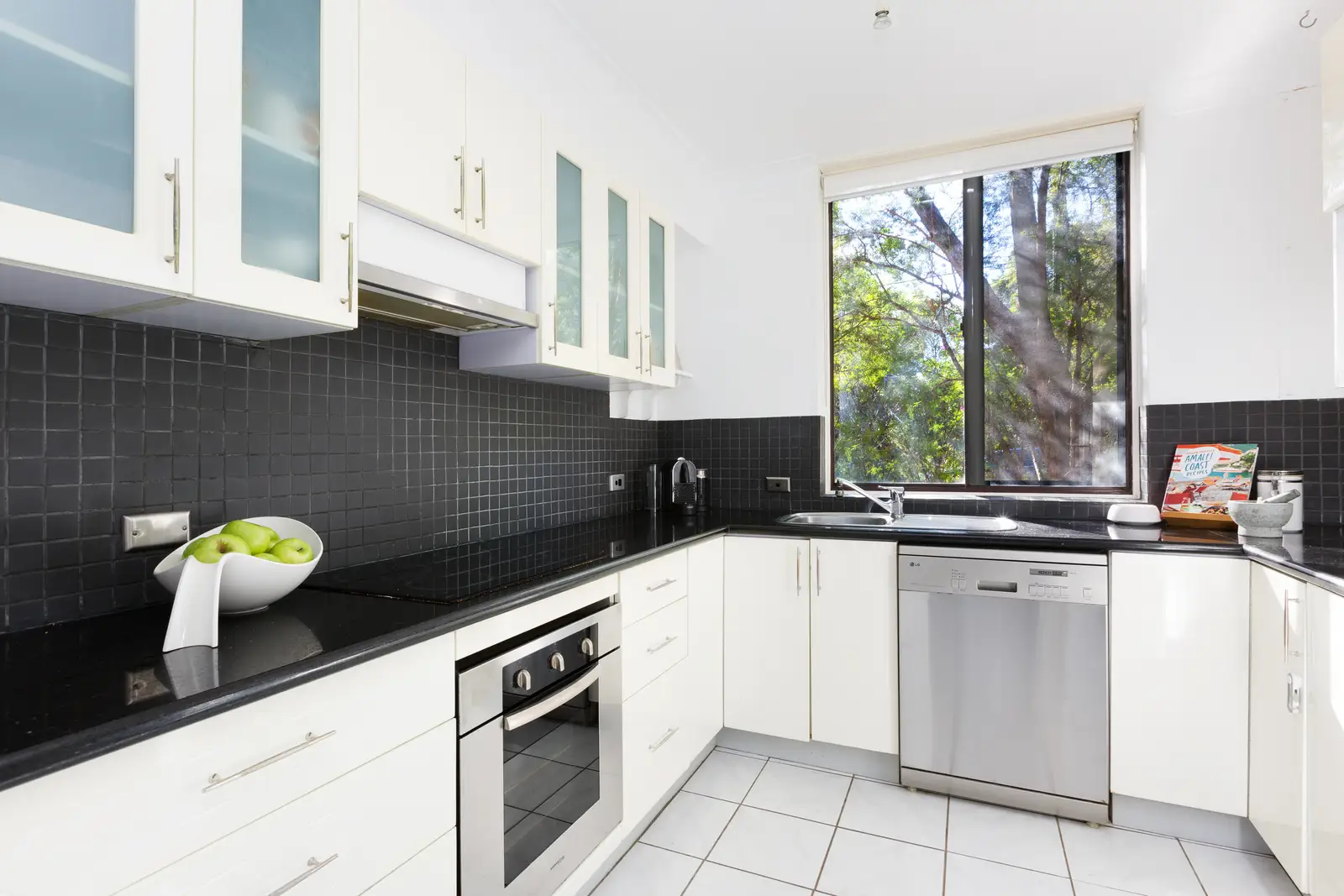 2/6 Buller Road, Artarmon Sold by Shead Property - image 1