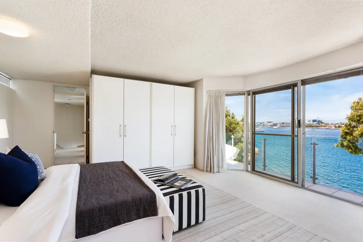 4/2 West Crescent Street, McMahons Point Sold by Shead Property - image 1