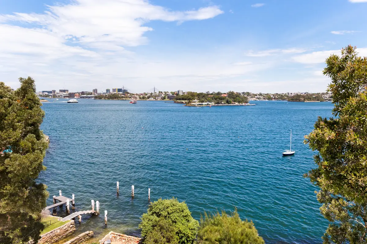 4/2 West Crescent Street, McMahons Point Sold by Shead Property - image 1