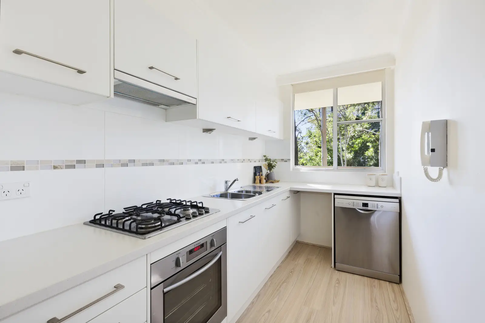 202/4 Francis Road, Artarmon Sold by Shead Property - image 1