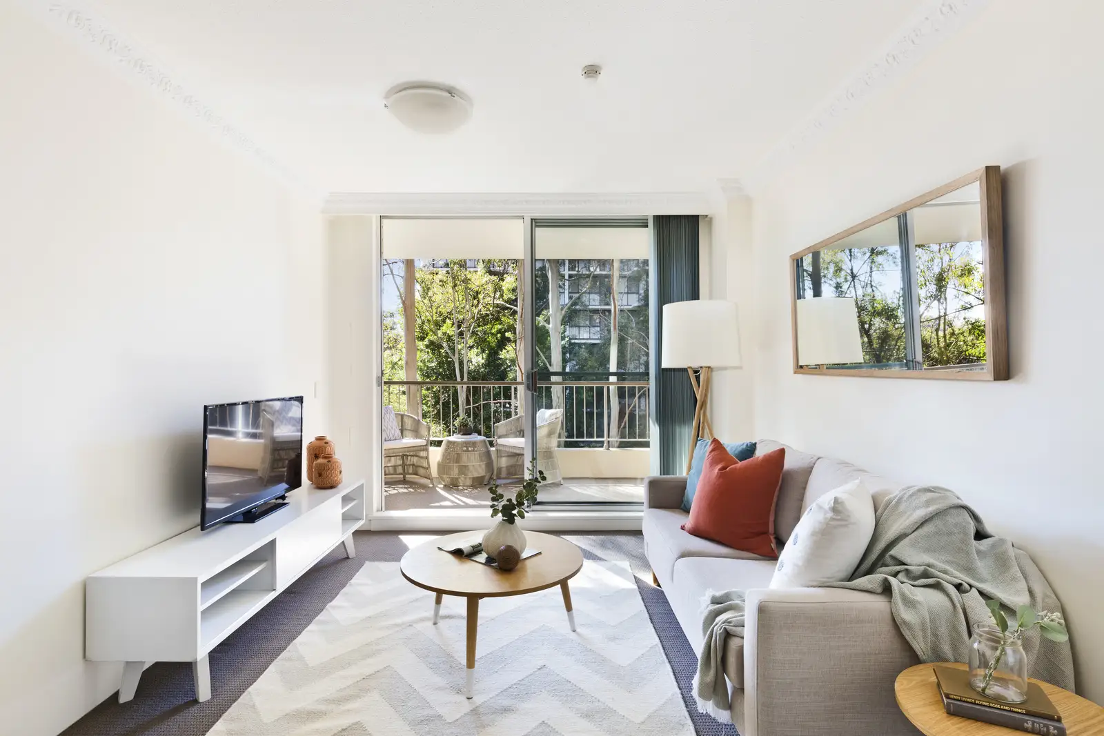 202/4 Francis Road, Artarmon Sold by Shead Property - image 1