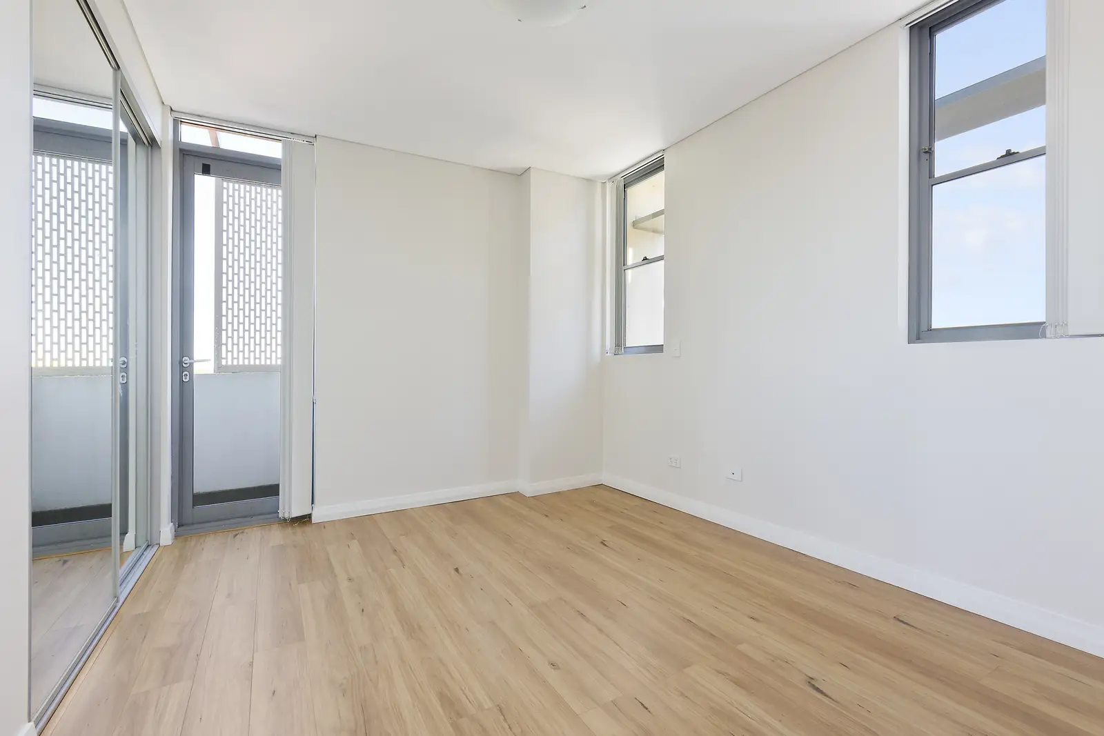 506C/16 Flack Avenue, Hillsdale Sold by Shead Property - image 1