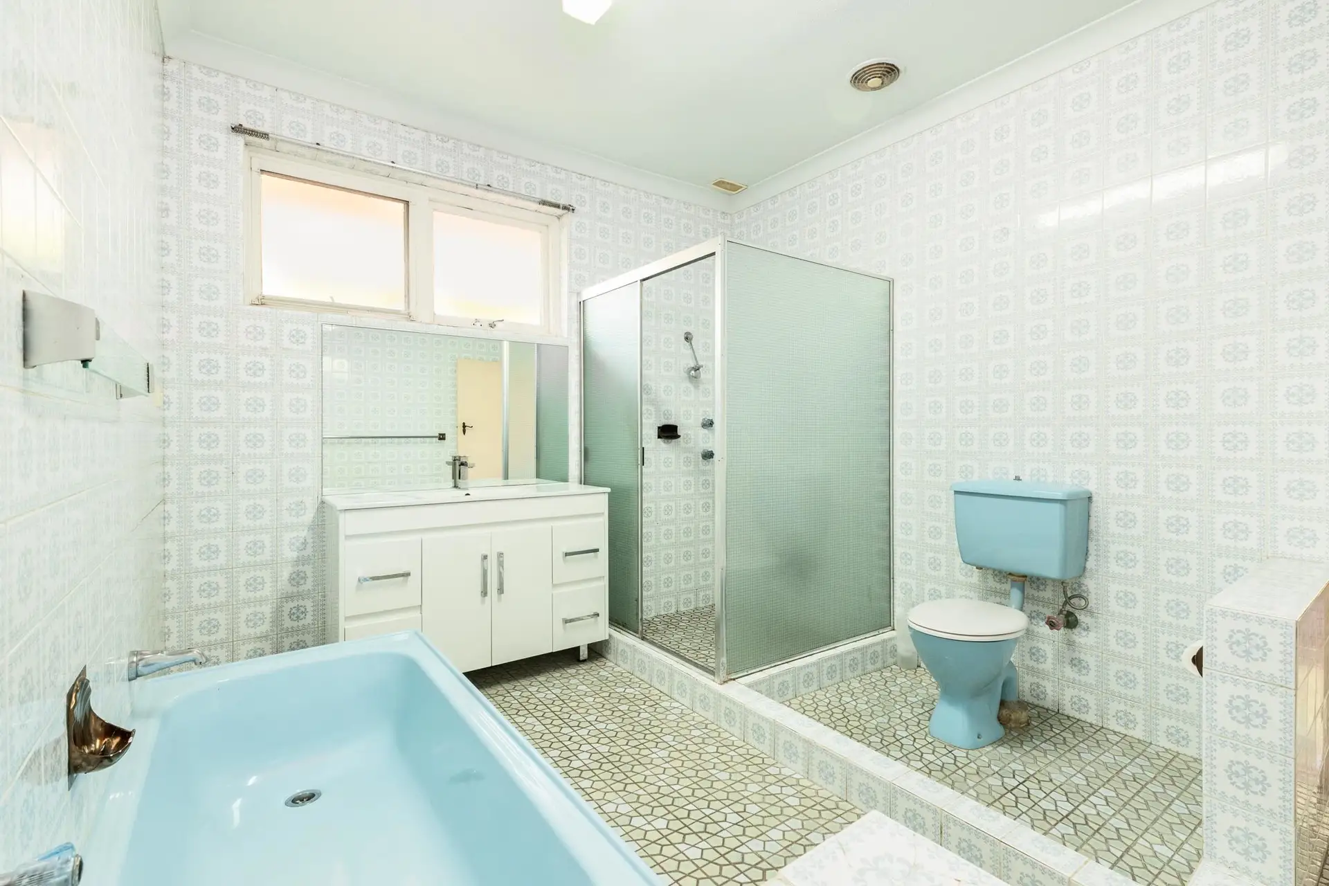 12 Highland Ridge Road, Middle Cove Sold by Shead Property - image 1