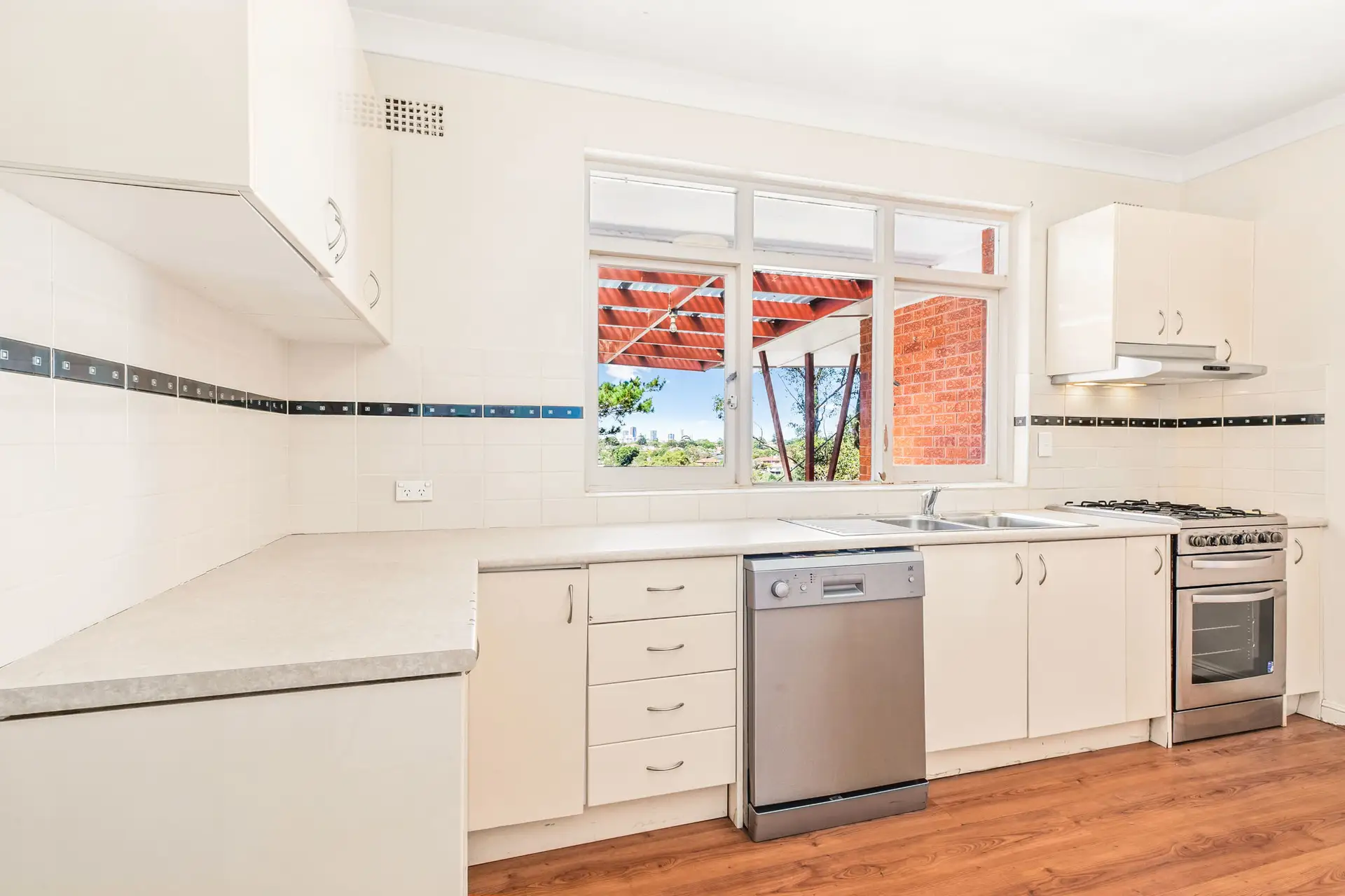 12 Highland Ridge Road, Middle Cove Sold by Shead Property - image 1