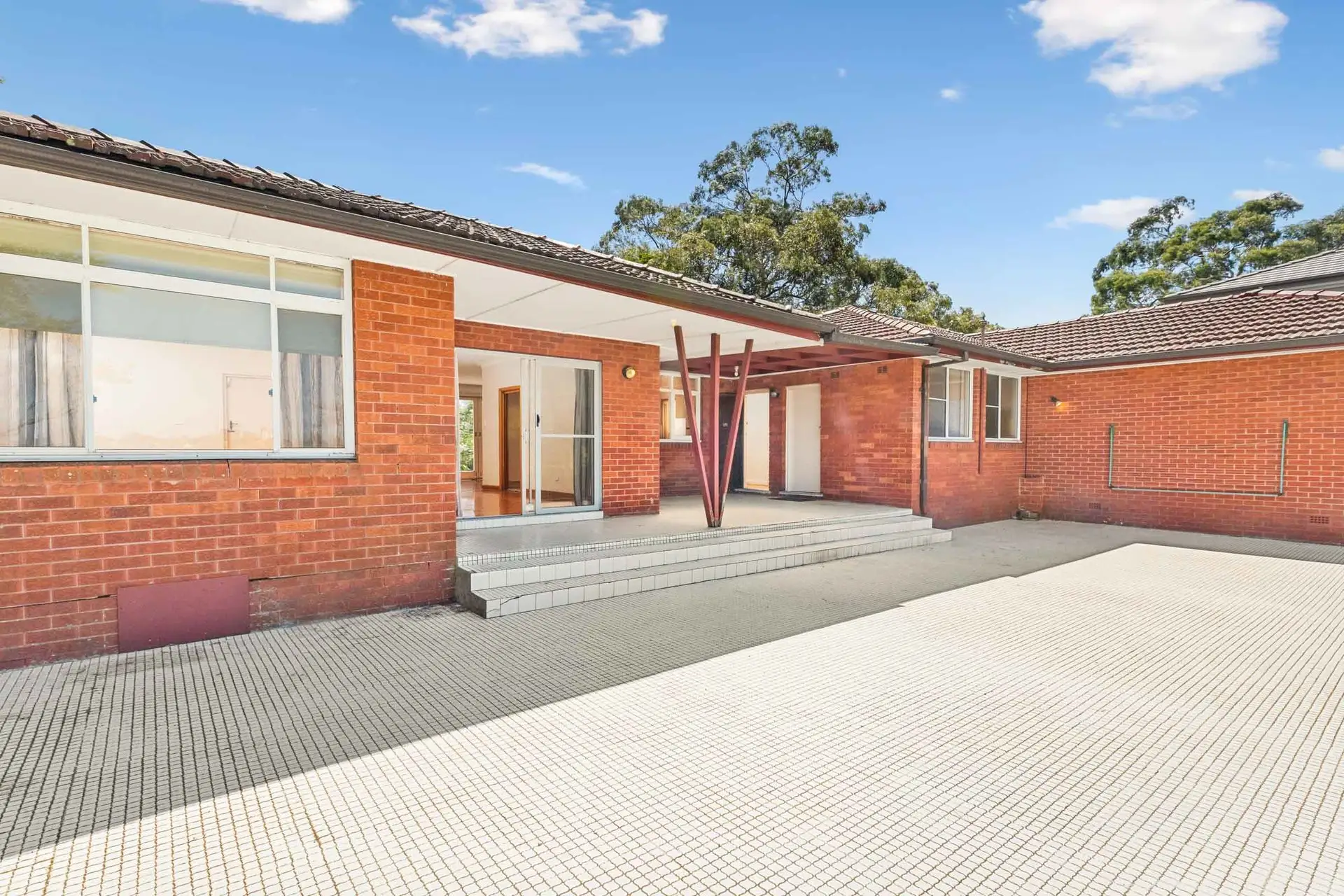 12 Highland Ridge Road, Middle Cove Sold by Shead Property - image 1