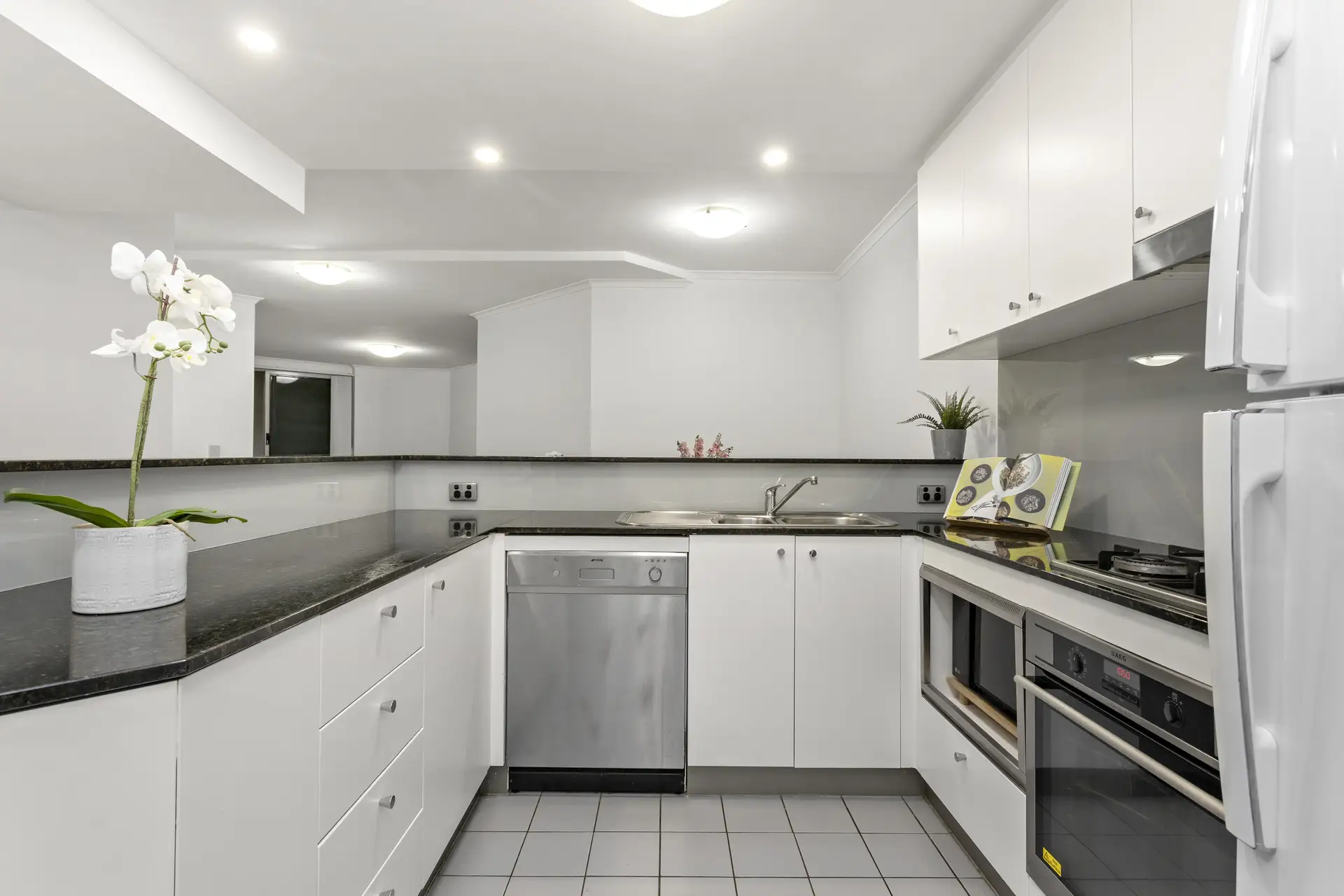207/2A Help Street, Chatswood Sold by Shead Property - image 1