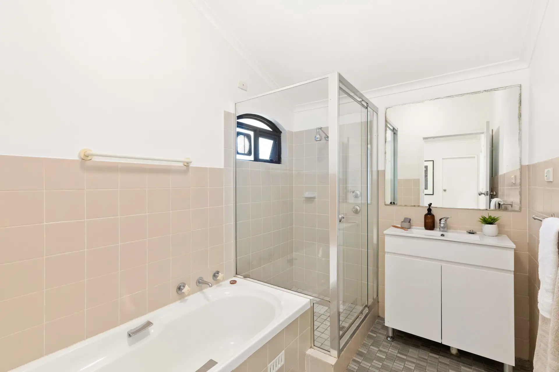 29 - 37A Gilpin Street, Camperdown Sold by Shead Property - image 1