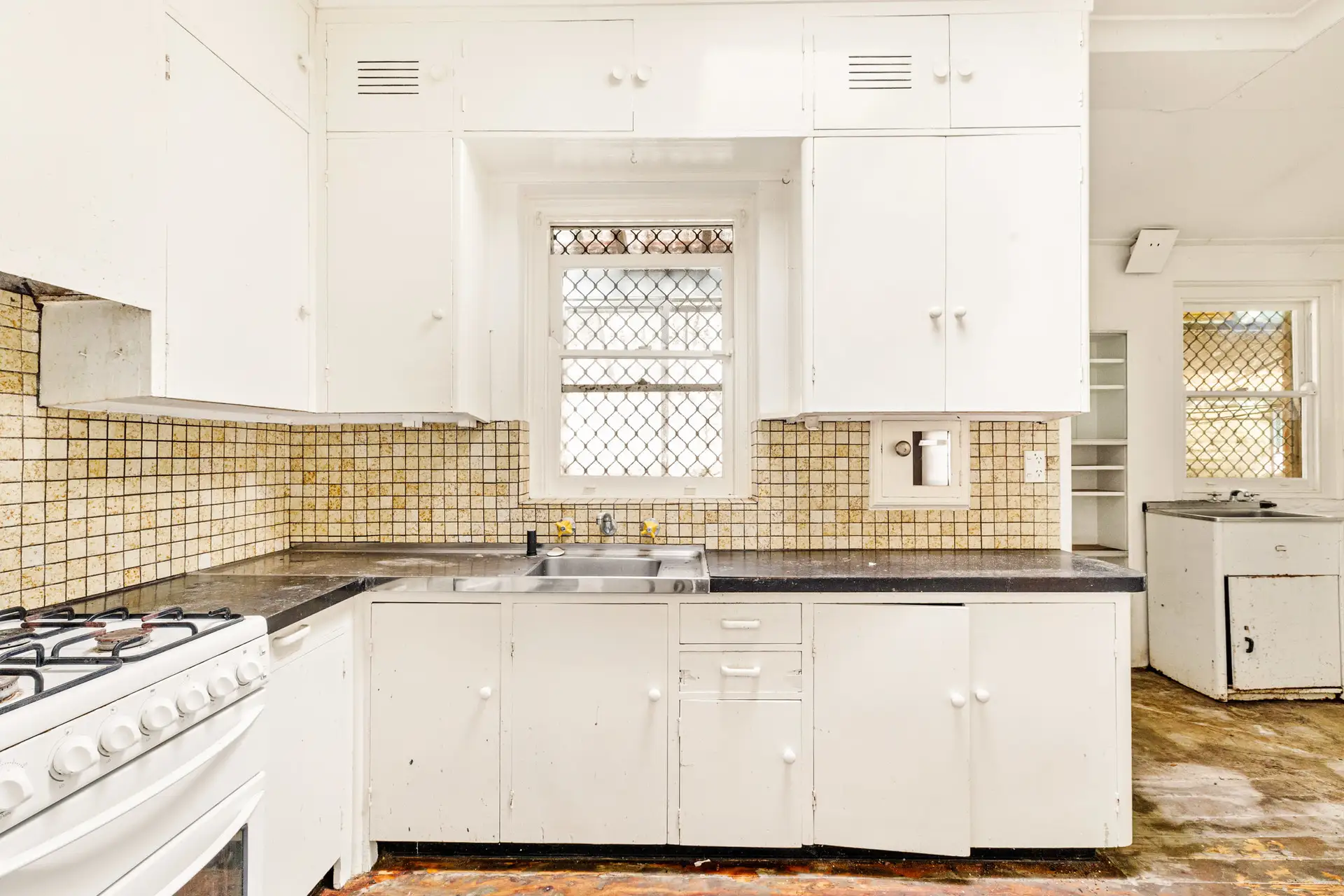 2 Sharland Avenue, Chatswood Sold by Shead Property - image 1