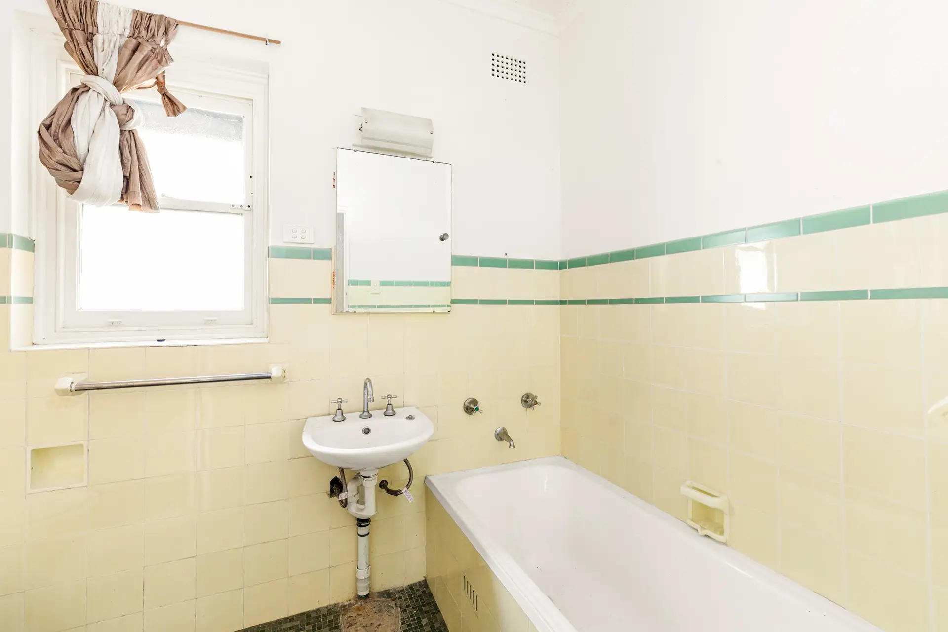 2 Sharland Avenue, Chatswood Sold by Shead Property - image 1