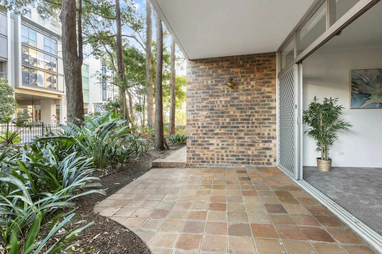 2/96 Albert Avenue, Chatswood Sold by Shead Property - image 1