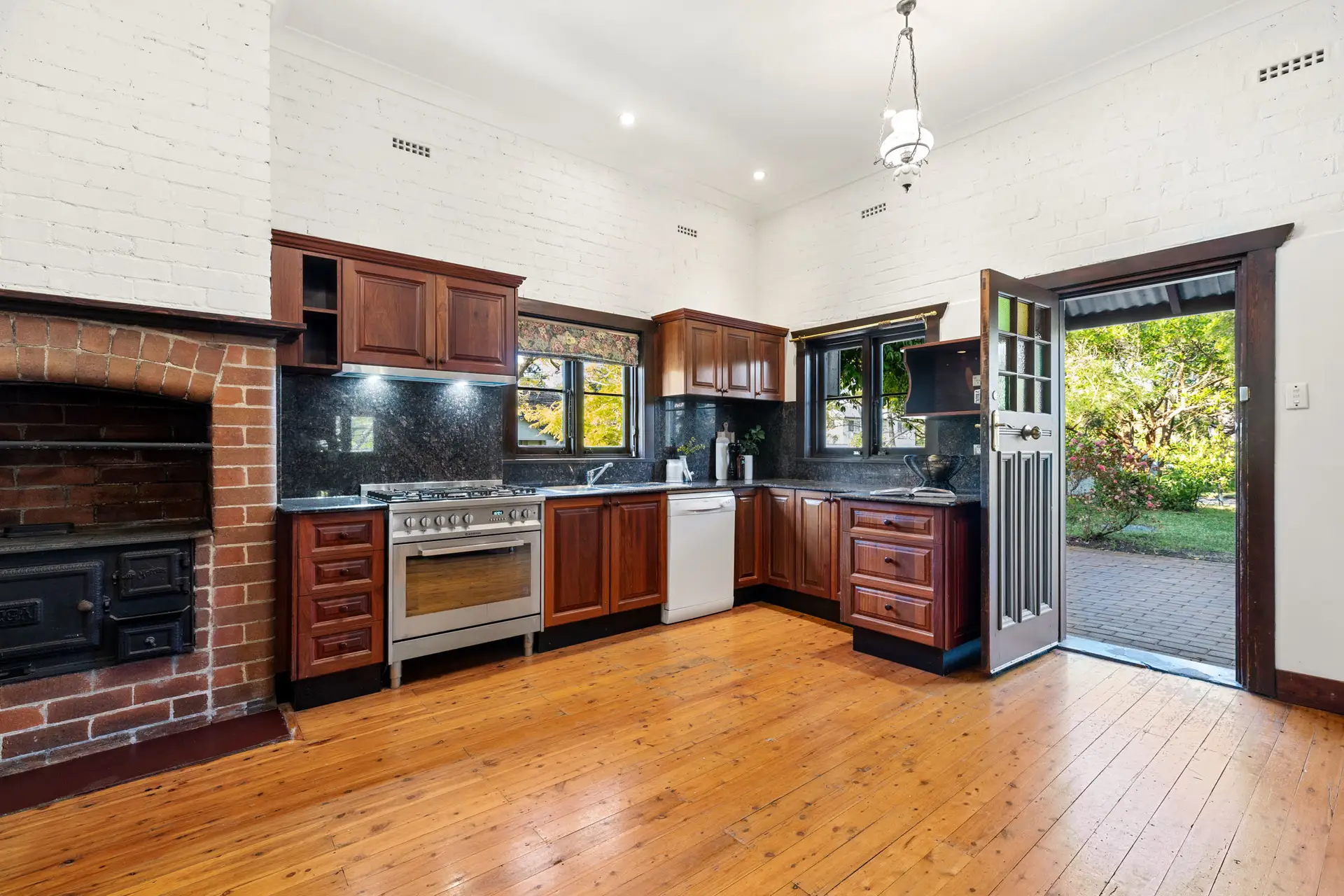 18 Kareela Road, Chatswood Sold by Shead Property - image 1