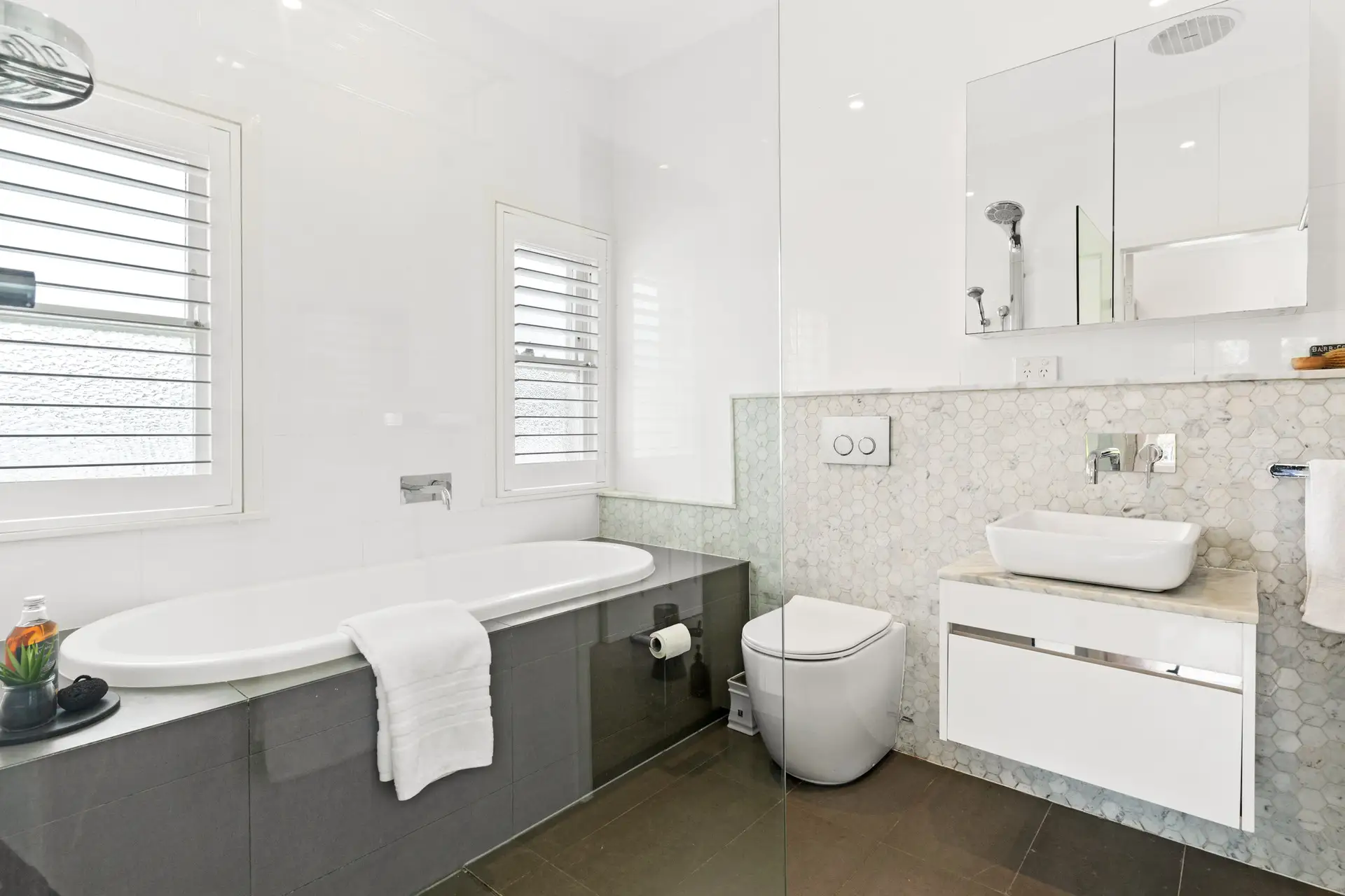 6 The Grove, Roseville Sold by Shead Property - image 1