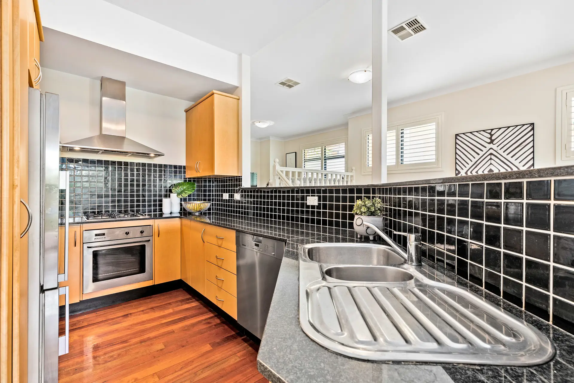 38 Hawthorne Avenue, Chatswood Sold by Shead Property - image 1