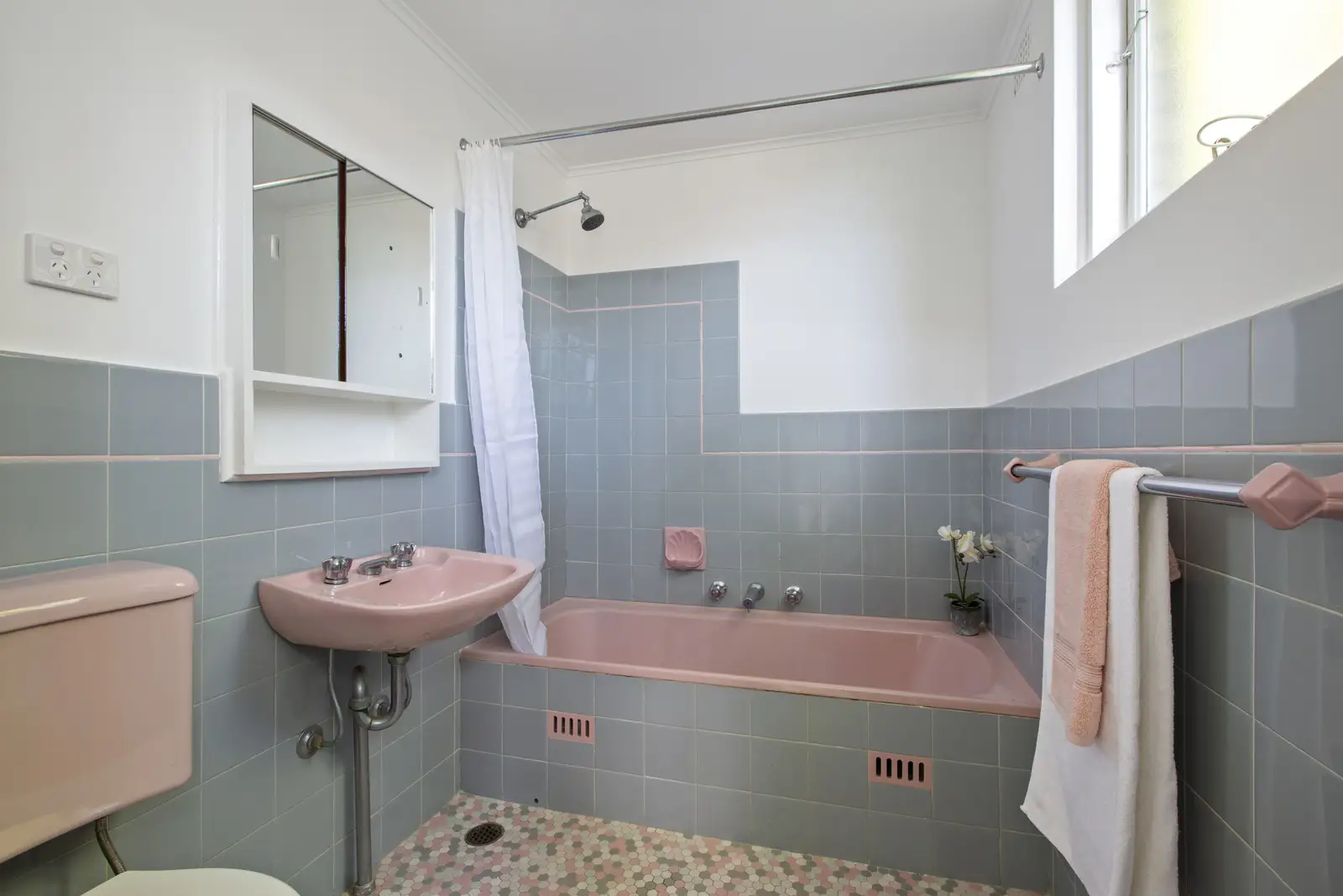 8/31 Bay Road, Waverton Sold by Shead Property - image 1