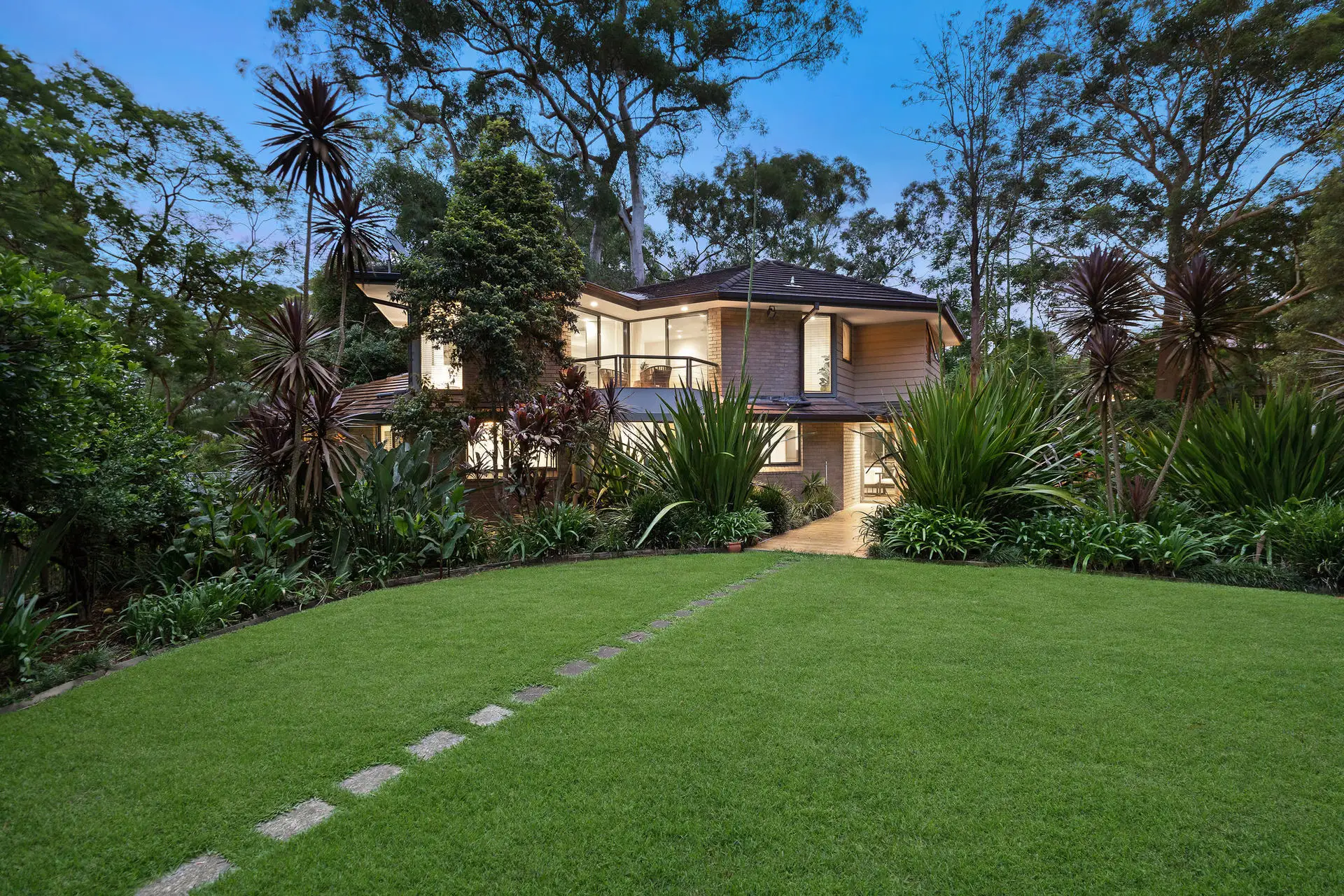 6 Lone Pine Avenue, Chatswood Sold by Shead Property - image 1