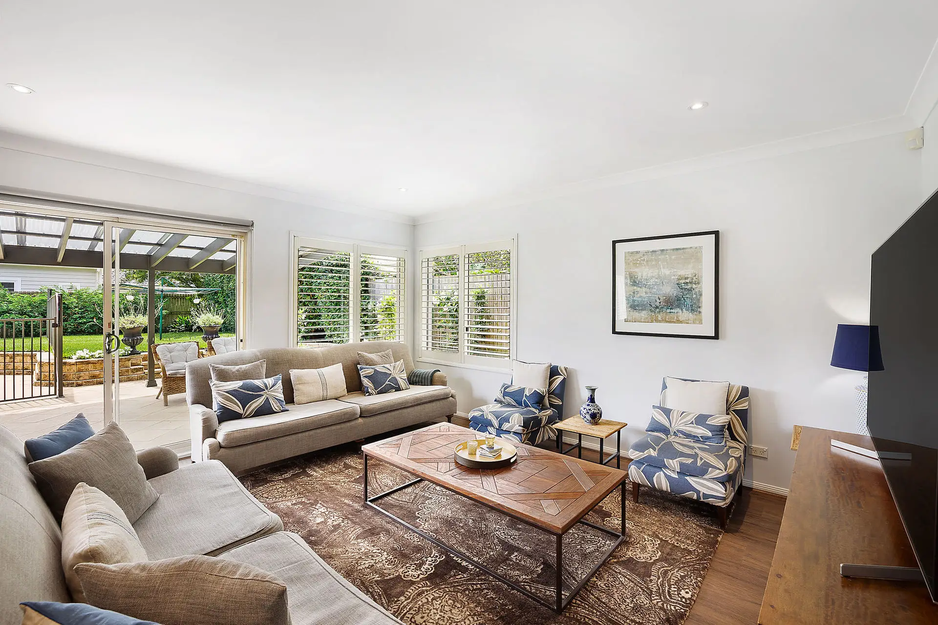 15 Edinburgh Road, Willoughby Sold by Shead Property - image 1