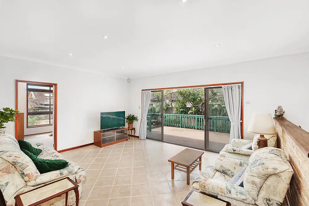 33A Eastern Valley Way, Northbridge Sold by Shead Property - image 1