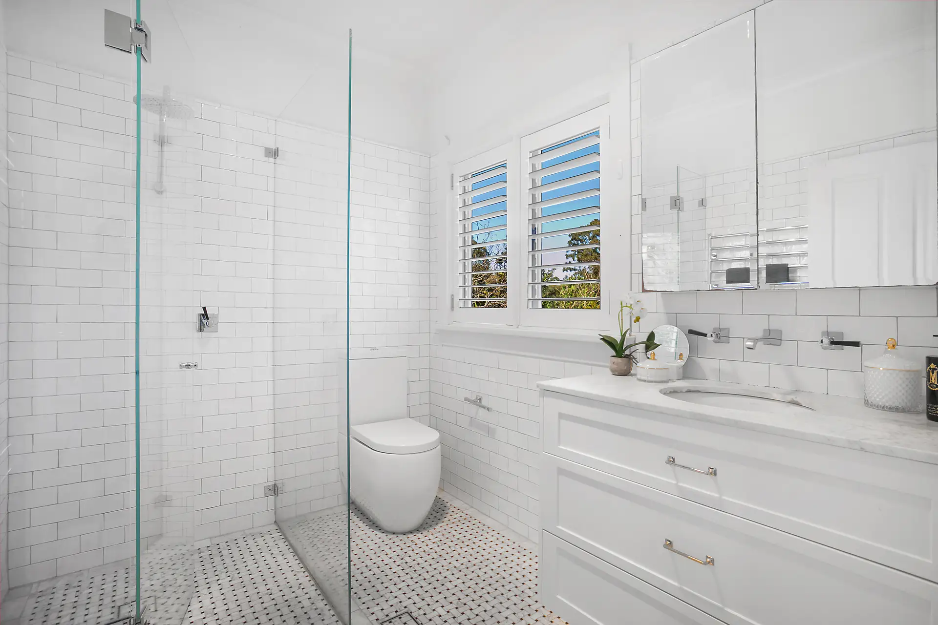 4 Lone Pine Avenue, Chatswood Sold by Shead Property - image 1