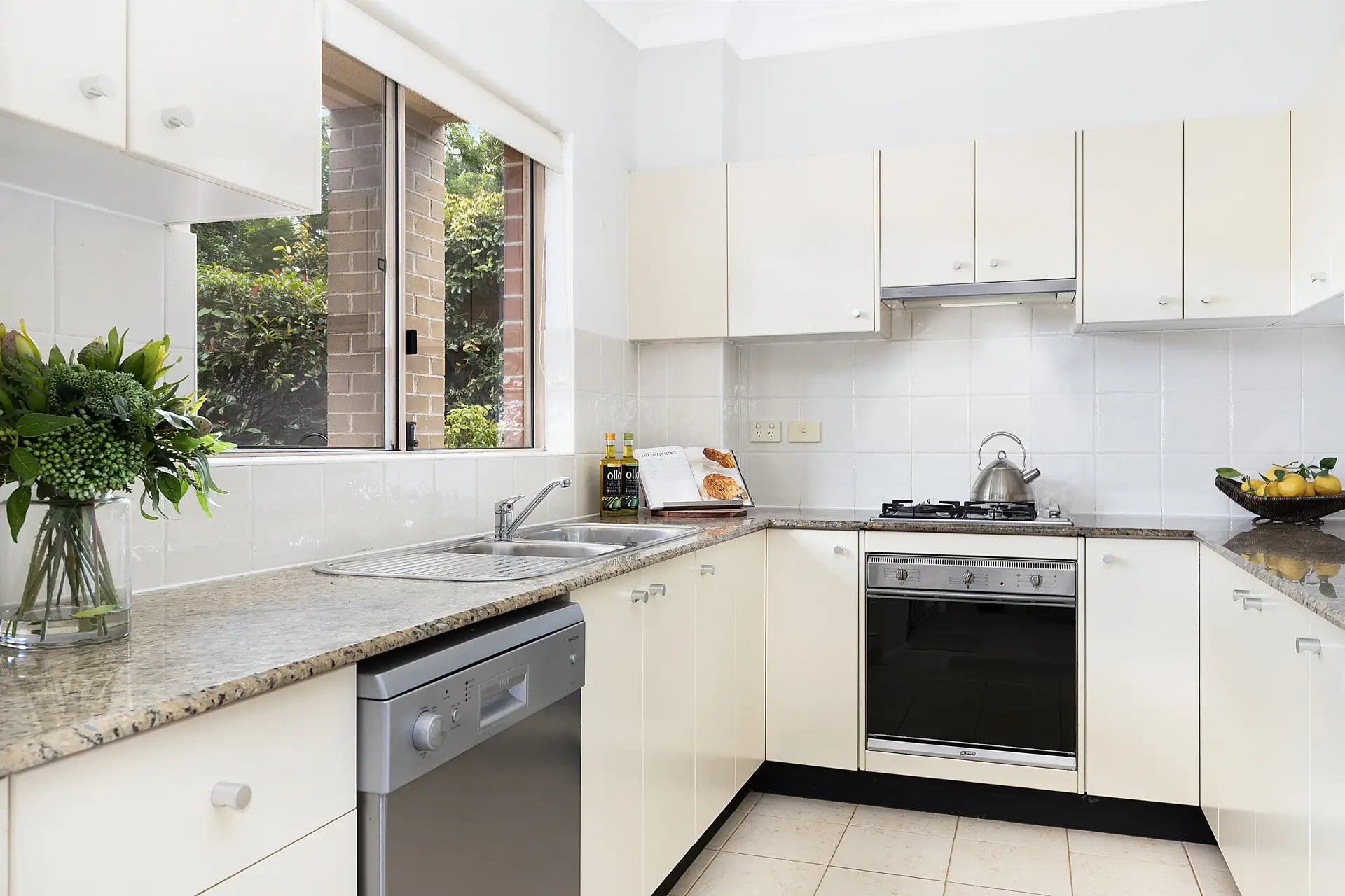 8/22-24 Eric Road, Artarmon Sold by Shead Property - image 1
