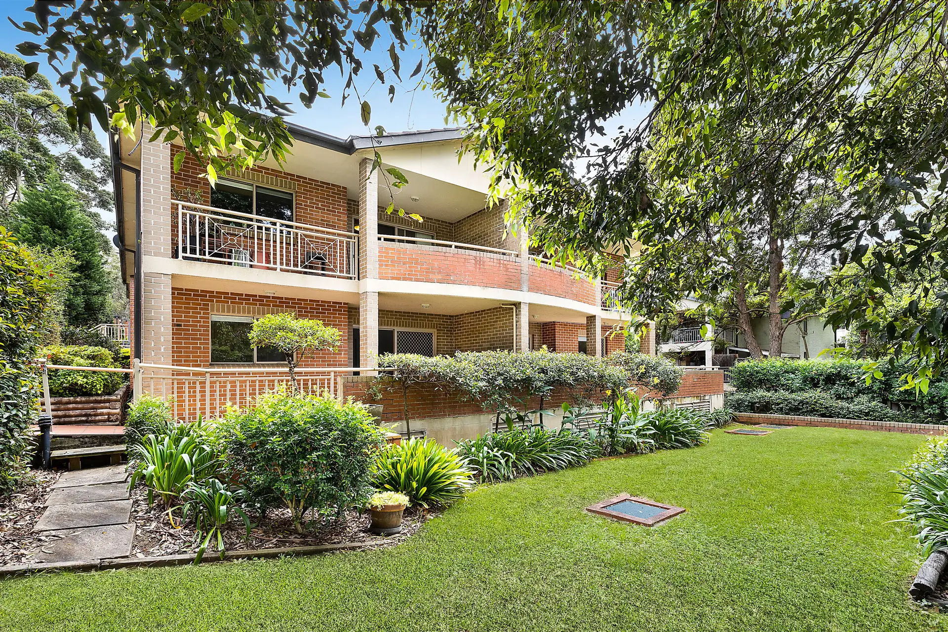 8/22-24 Eric Road, Artarmon Sold by Shead Property - image 1