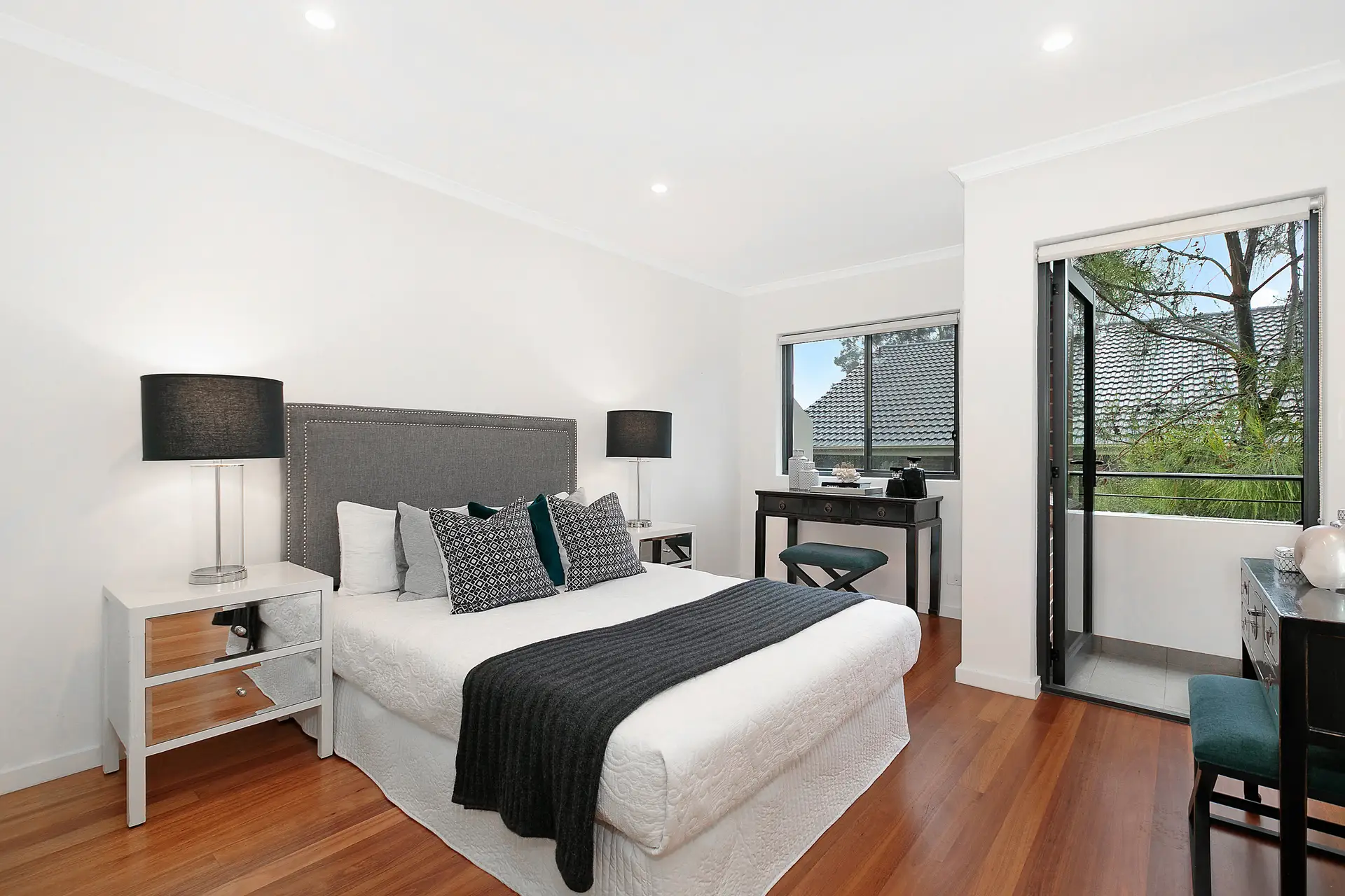 3/12 Whitton Road, Chatswood Sold by Shead Property - image 1