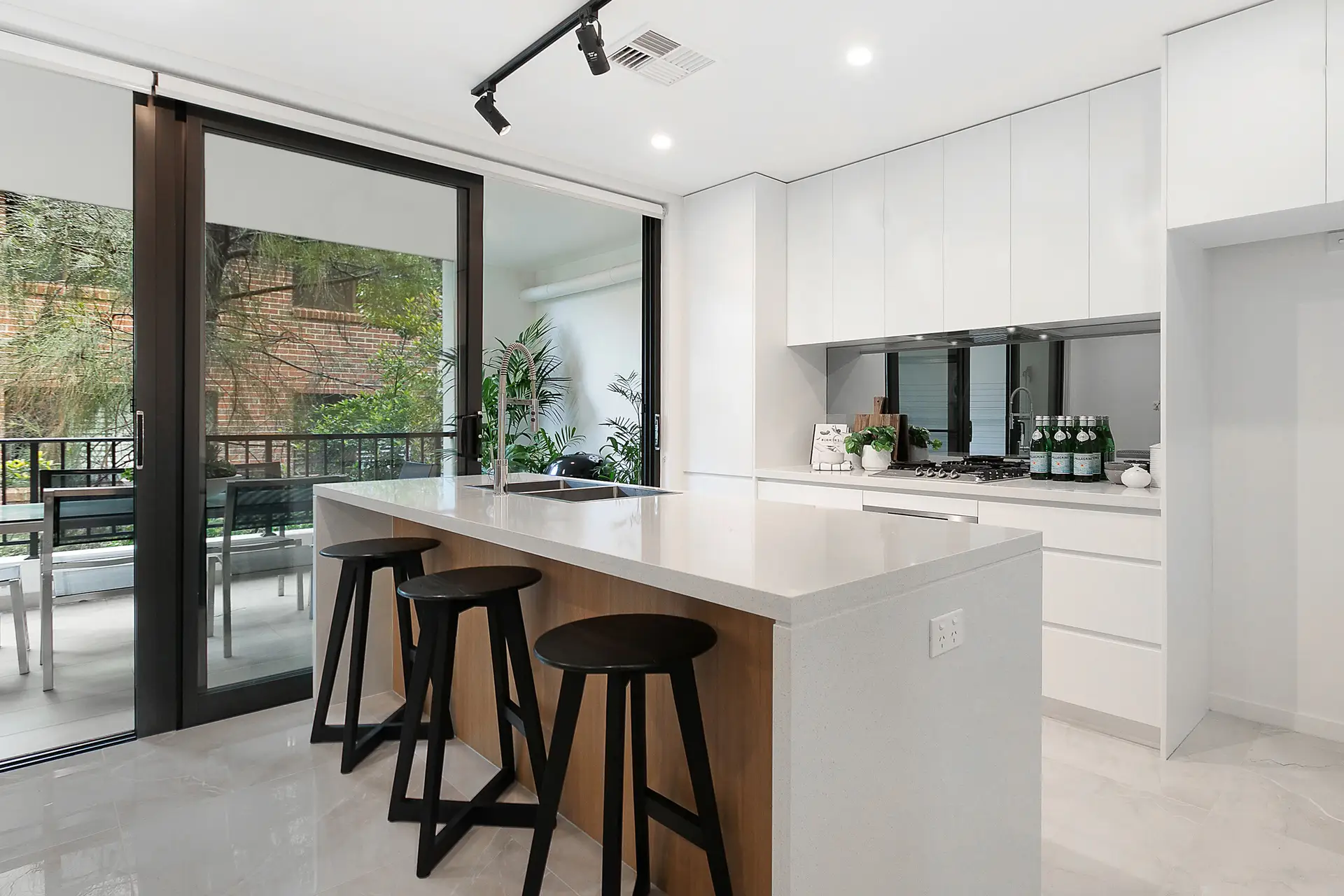 3/12 Whitton Road, Chatswood Sold by Shead Property - image 1