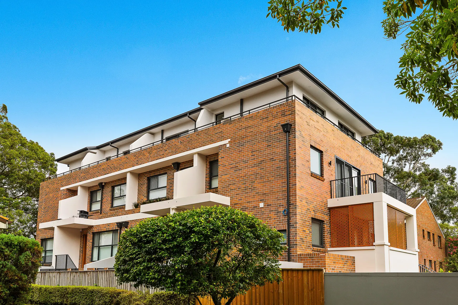 3/12 Whitton Road, Chatswood Sold by Shead Property - image 1