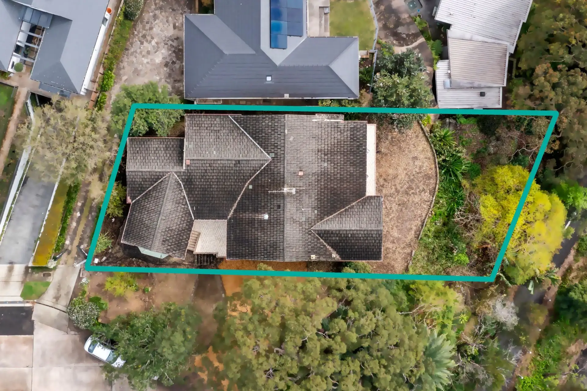 301 Edinburgh Road, Castlecrag Sold by Shead Property - image 1