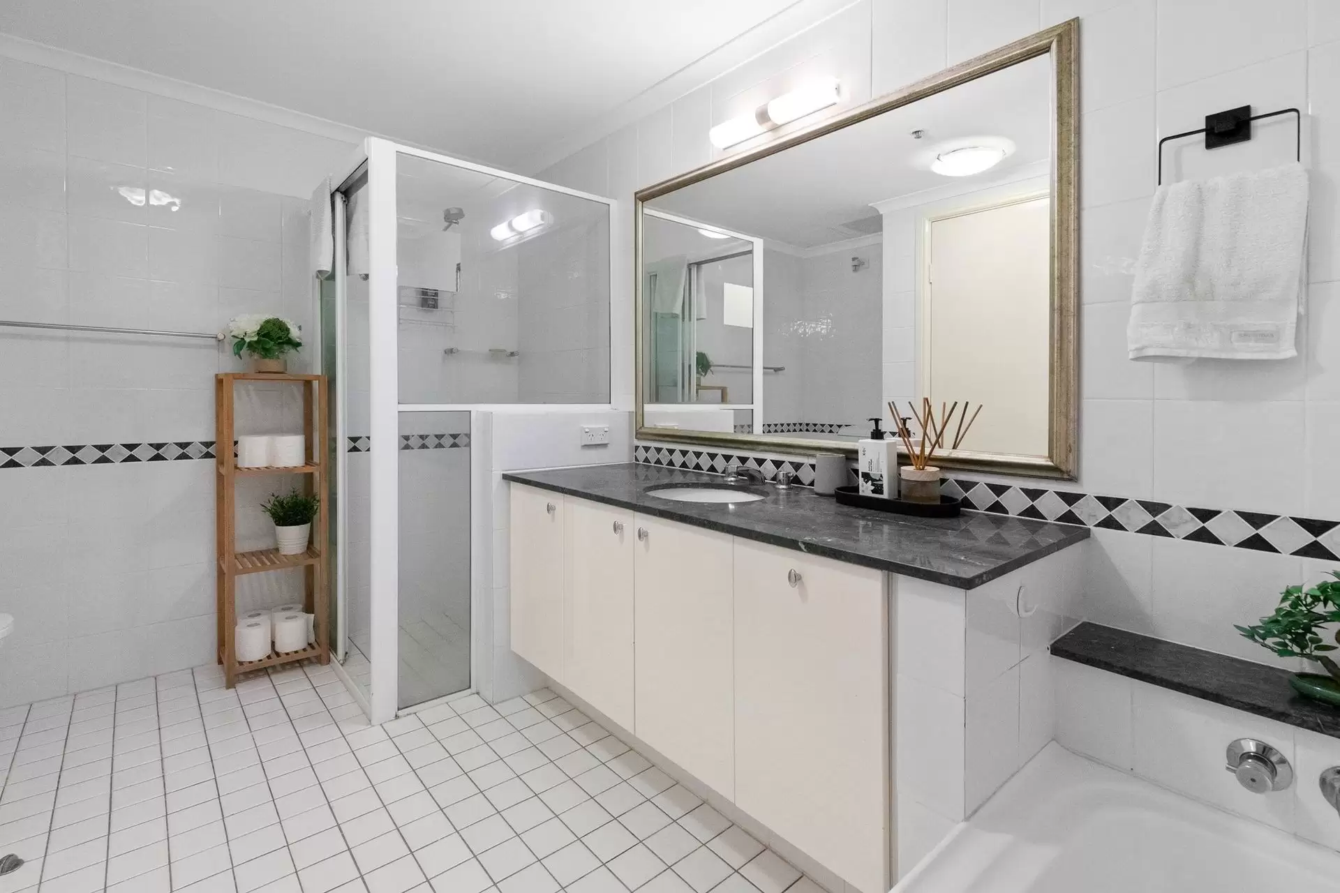 2501/37 Victor Street, Chatswood Sold by Shead Property - image 1