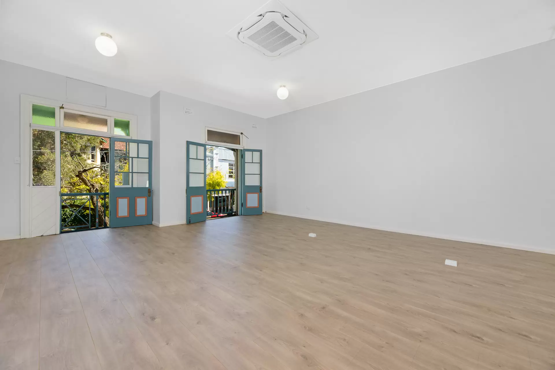 McMahons Point Leased by Shead Property - image 1