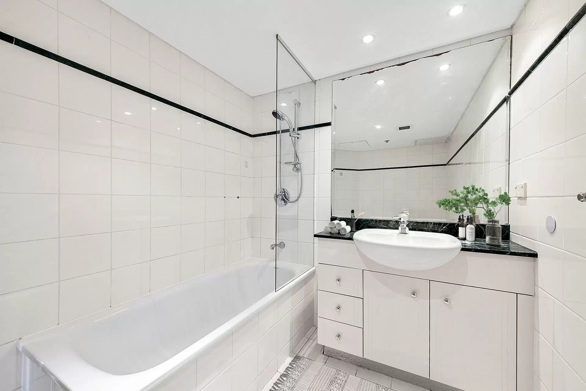 1101/8 Brown Street, Chatswood Sold by Shead Property - image 1
