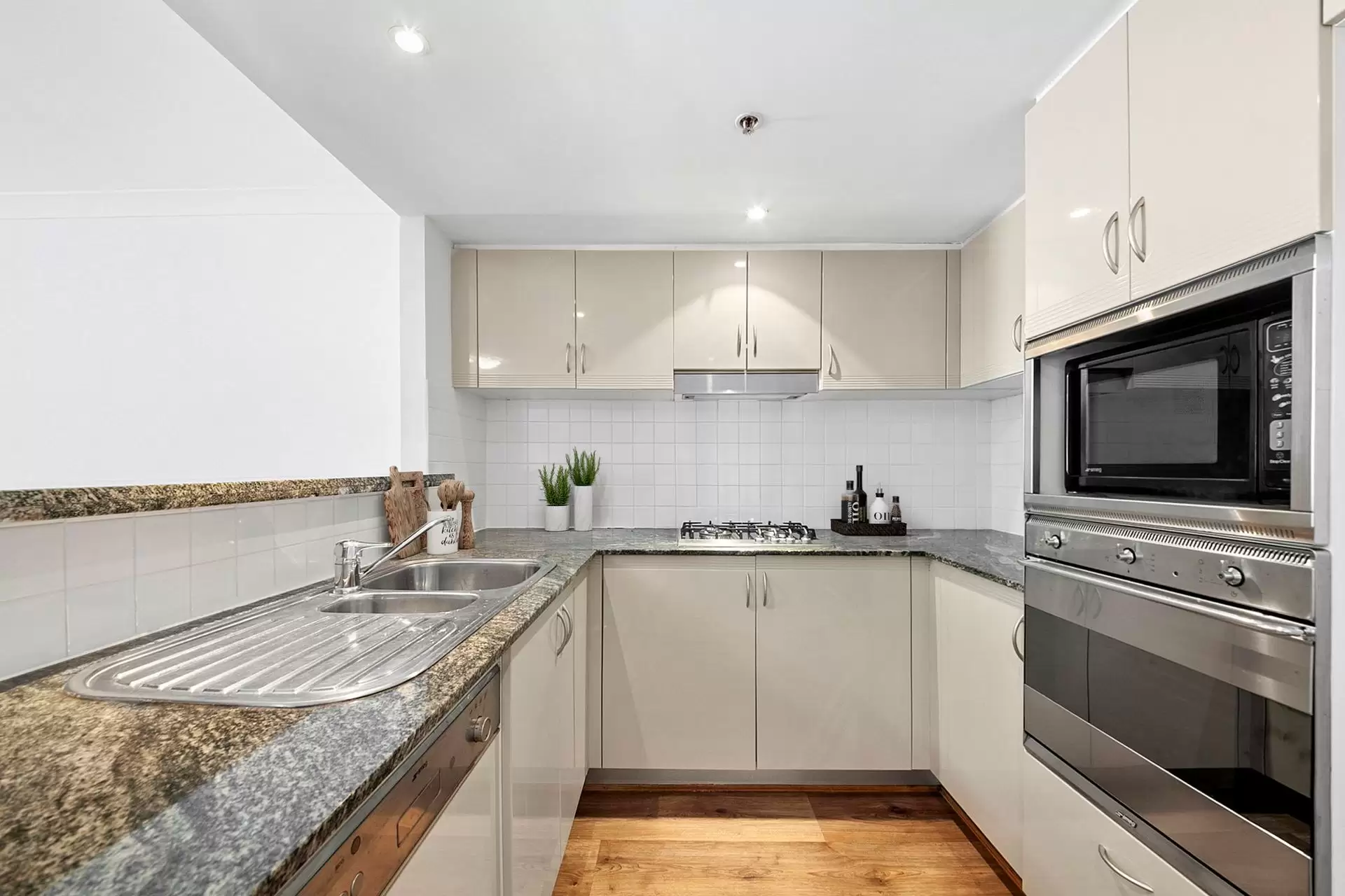 1101/8 Brown Street, Chatswood Sold by Shead Property - image 1